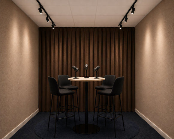Fra tomt kontor til podcaststudio – DIIS har nu fået eget podcast lokale.