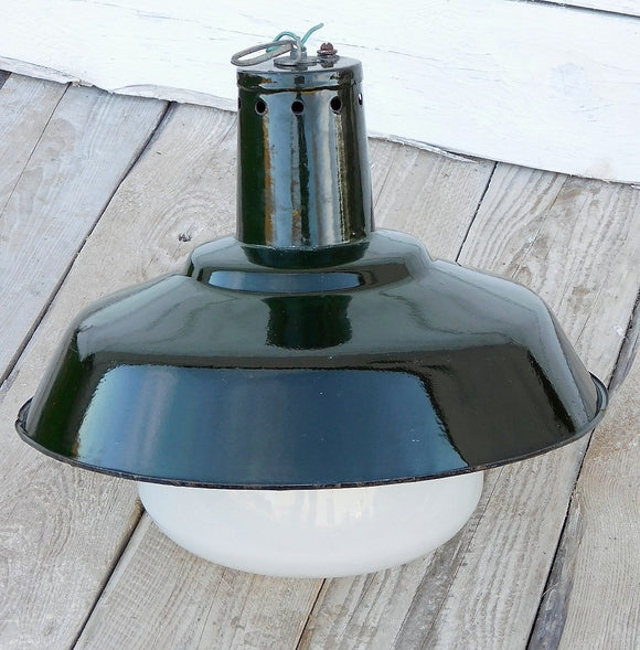 Små fede grønne fabrikslamper