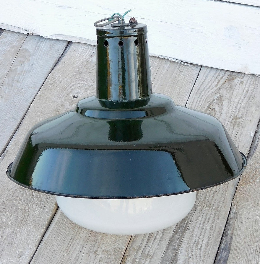 Små fede grønne fabrikslamper