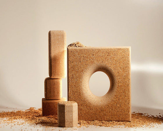 2RETHINK agent for Birdmind - møbelplader af risskaller !