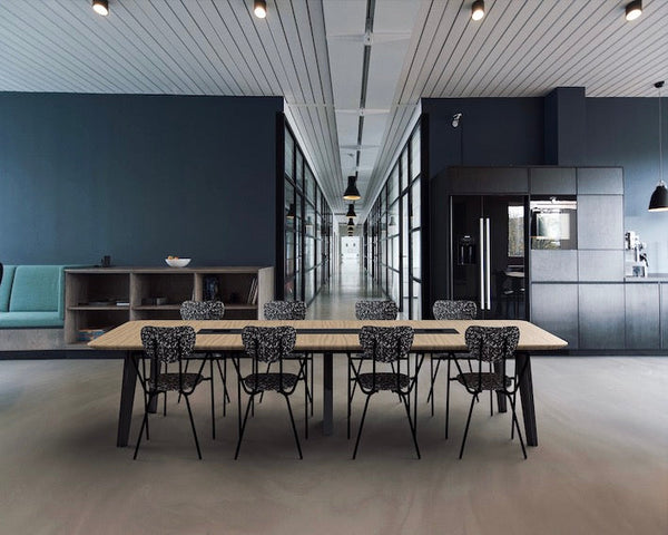 Furniture for good - Møbler i genbrugsplast og strandskaller mm