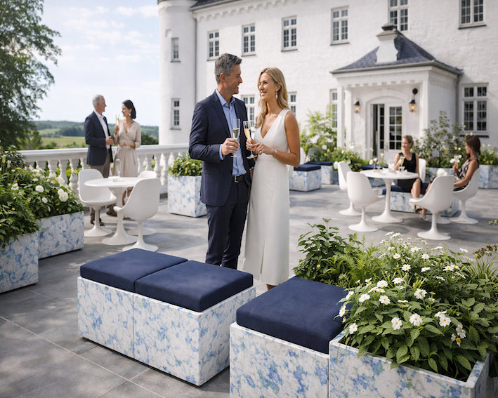 Blomsterkasser i smukt genbrugsplast ved brugt på et flot slot