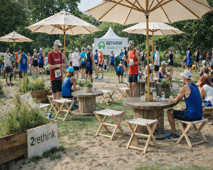 Foldestol af brugte sejl eks. med kabeltromler. Miljøbevidste lounges.