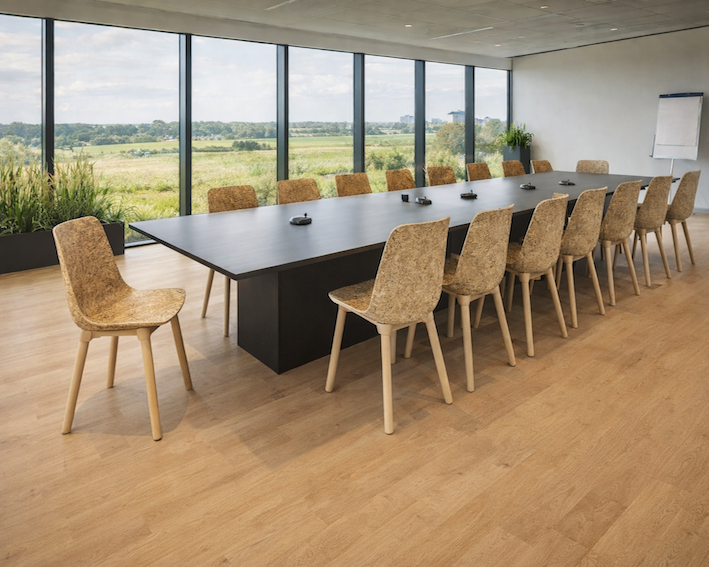 RESEAT stolen. Smuk stol af biomateriale produceret i Østrig.