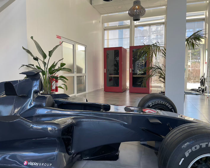 Telefonboks med plads til kontorstol. MEAVO Workstation