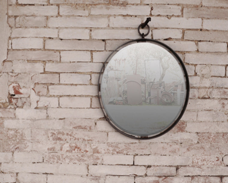 Spejl med jernramme fra Sestini & Corti - perfekt til restaurant, hotel mv