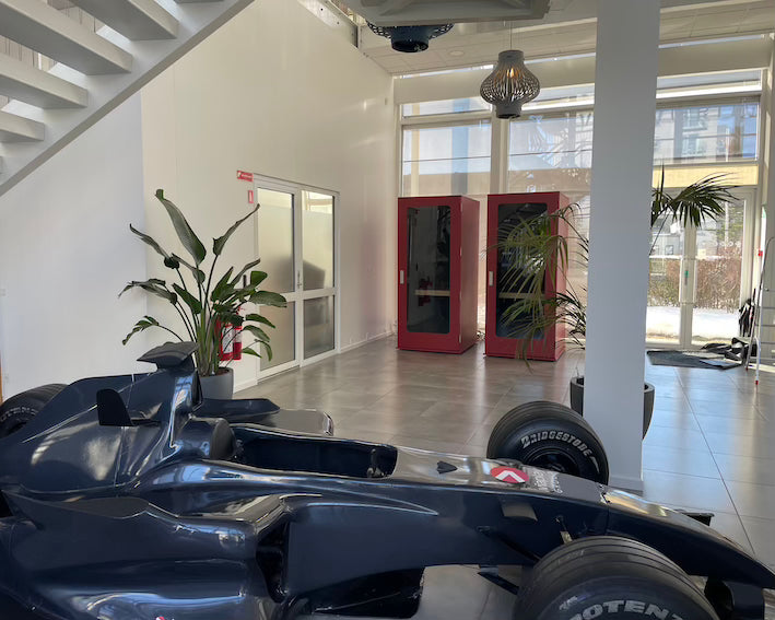 Telefonboks med plads til kontorstol. MEAVO Workstation